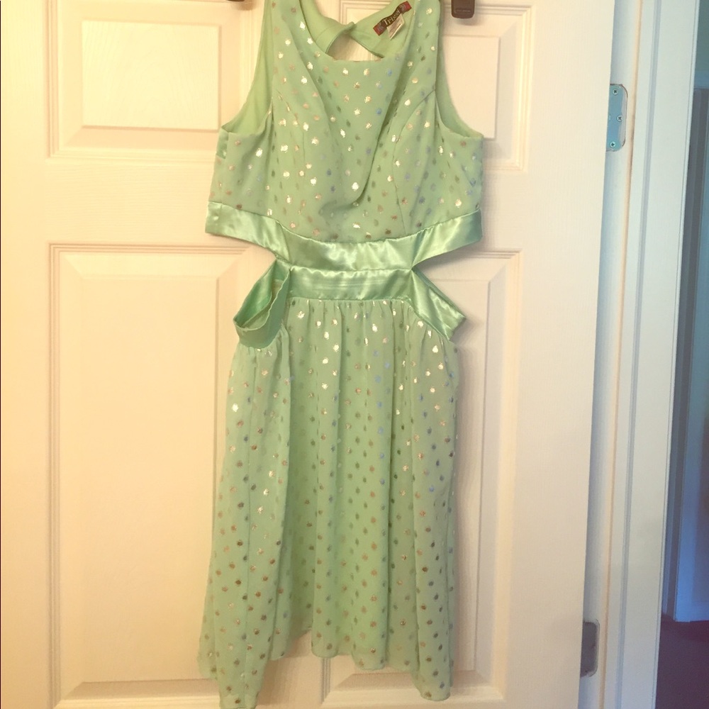 Real/Aqua Polkadot Dress 👗