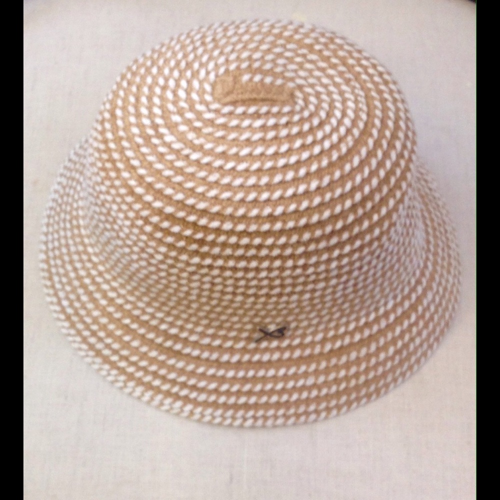 Woman's Reversible Boat Hat