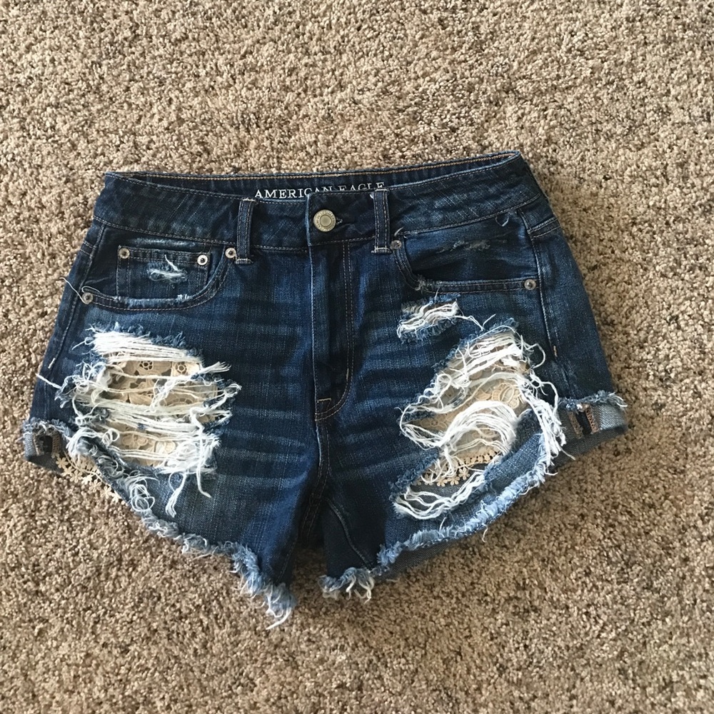 Size 6 American eagle shorts