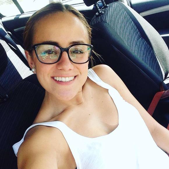 Meet your Posher, Camila - Picture 1 of 1