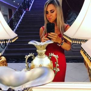 Meet your Posher, Tina