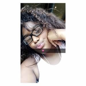 Meet your Posher, Nayeli