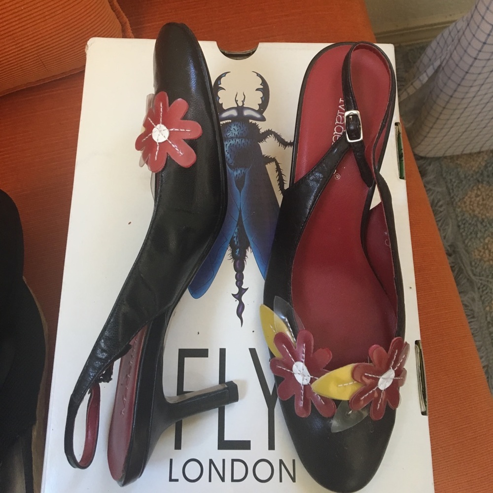 Shoes - Picture 2 of 3