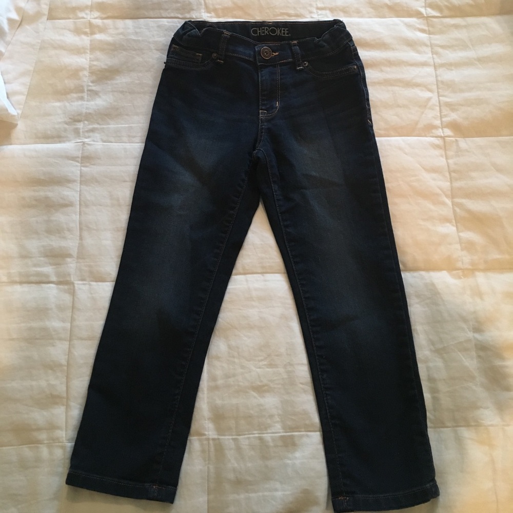 Girls barely worn, dark washed jeans sz 10 slims