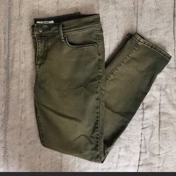 Free People Denim - Final price Drop! Free People stretch denim 28