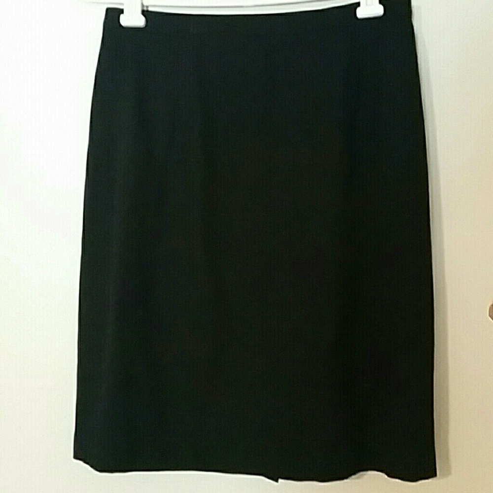 Hugo Buscati size 8 black skirt wool/rayon