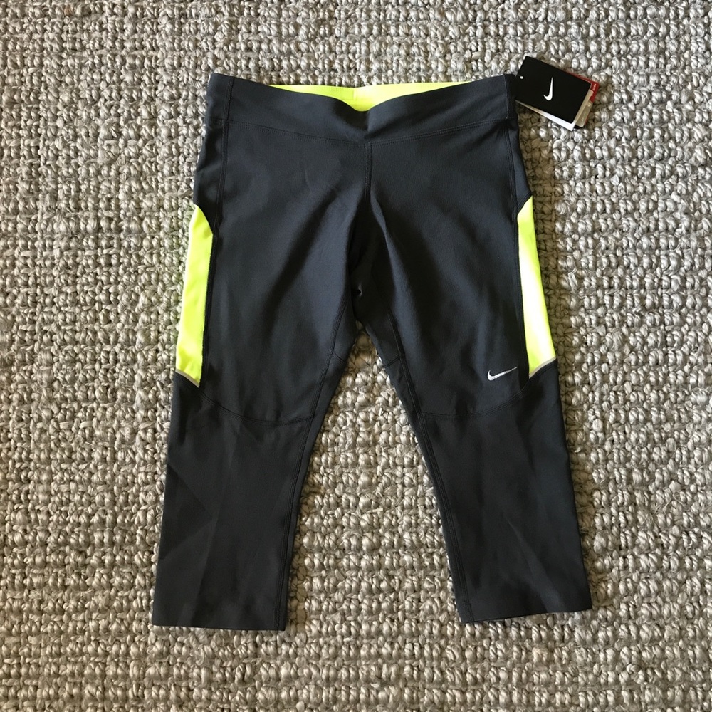 NWT Nike workout capris