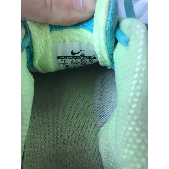 🌸SALE🌸Nike sneakers💙 - Picture 6 of 7