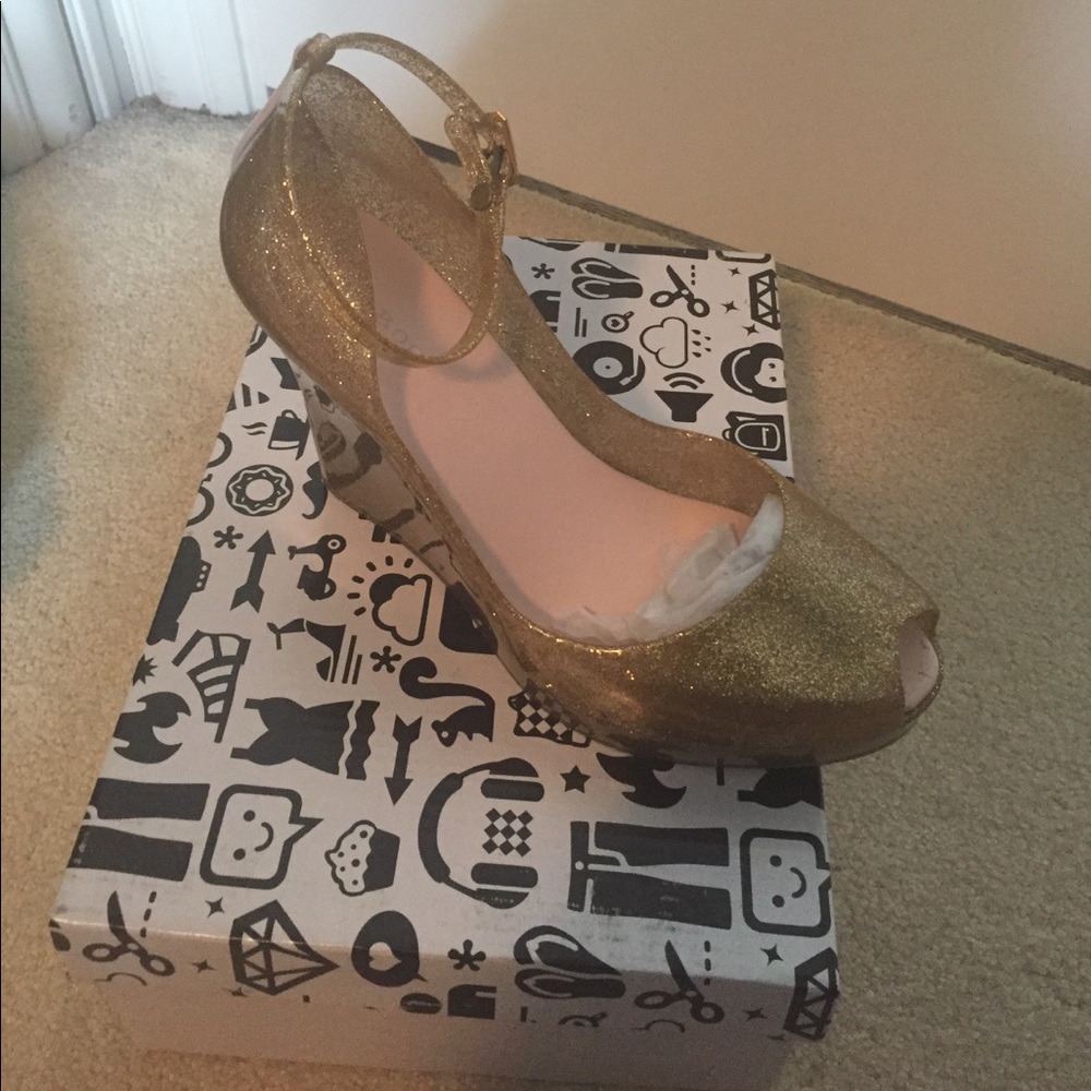 Sparkly gold wedges