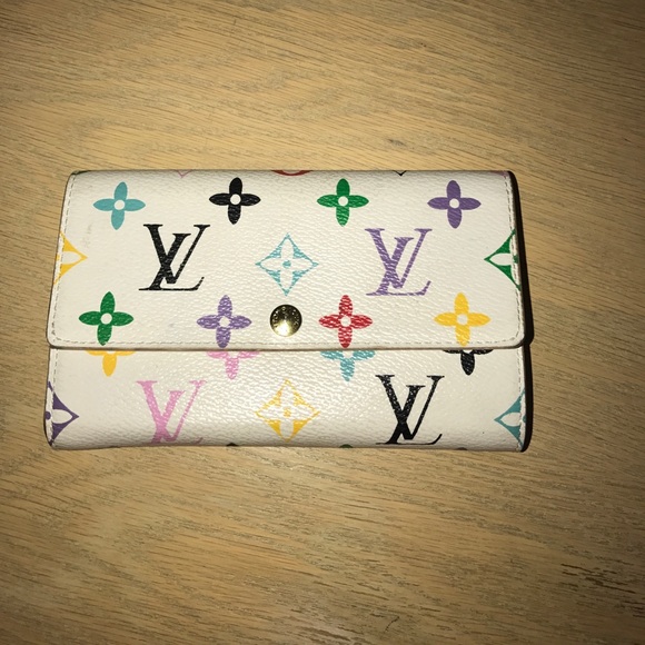 Louis Vuitton wallet. - Picture 1 of 5