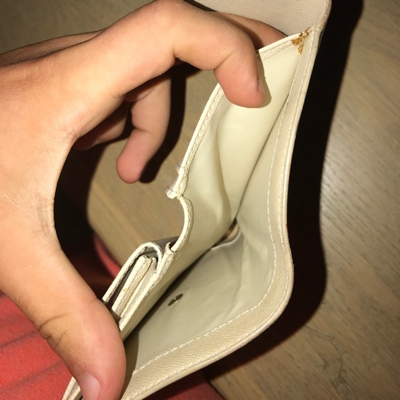 Louis Vuitton wallet. - Picture 3 of 5