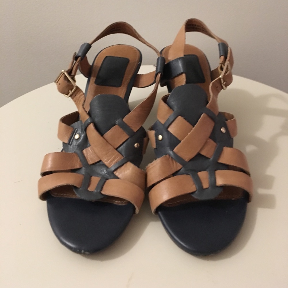 Size 5.5 Clark's Artisan Leather Sandals