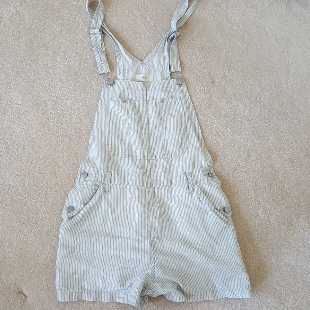 Aritzia TNA overalls (short) "Senryu Romper"