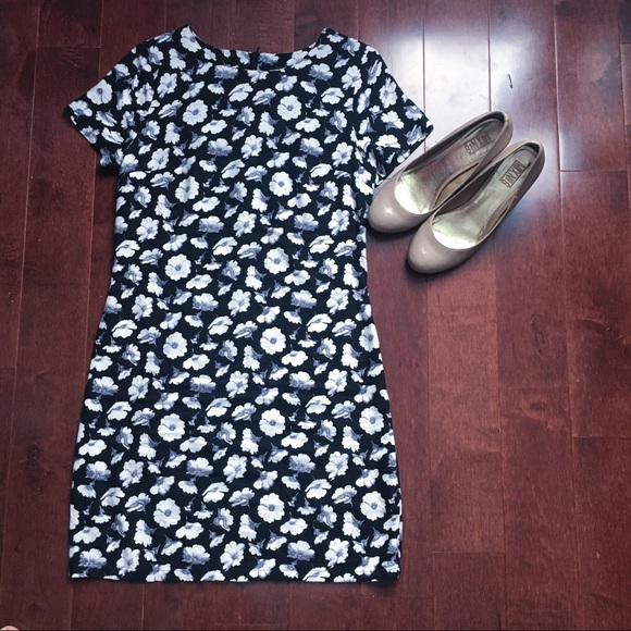 Dresses & Skirts - A formal beautiful dress.