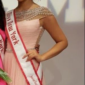 Light Pink Sherri Hill Prom Dress