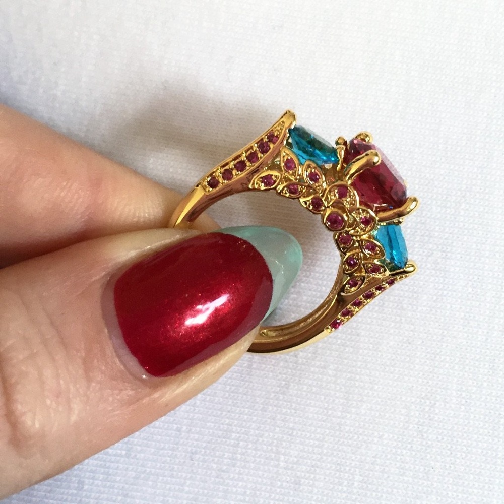 Regal Fancy Chunky Gold Plated Queen Heart Sz 6 7