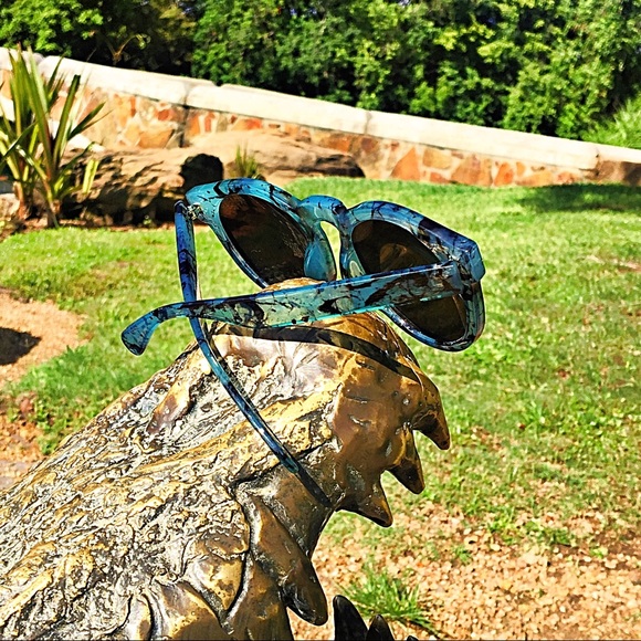 "Sobki" High Fashion Marble Sunnies - Picture 4 of 6