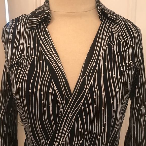 Classic DVF Black and White wrap dress - Picture 2 of 8