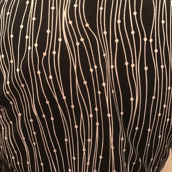 Classic DVF Black and White wrap dress - Picture 7 of 8