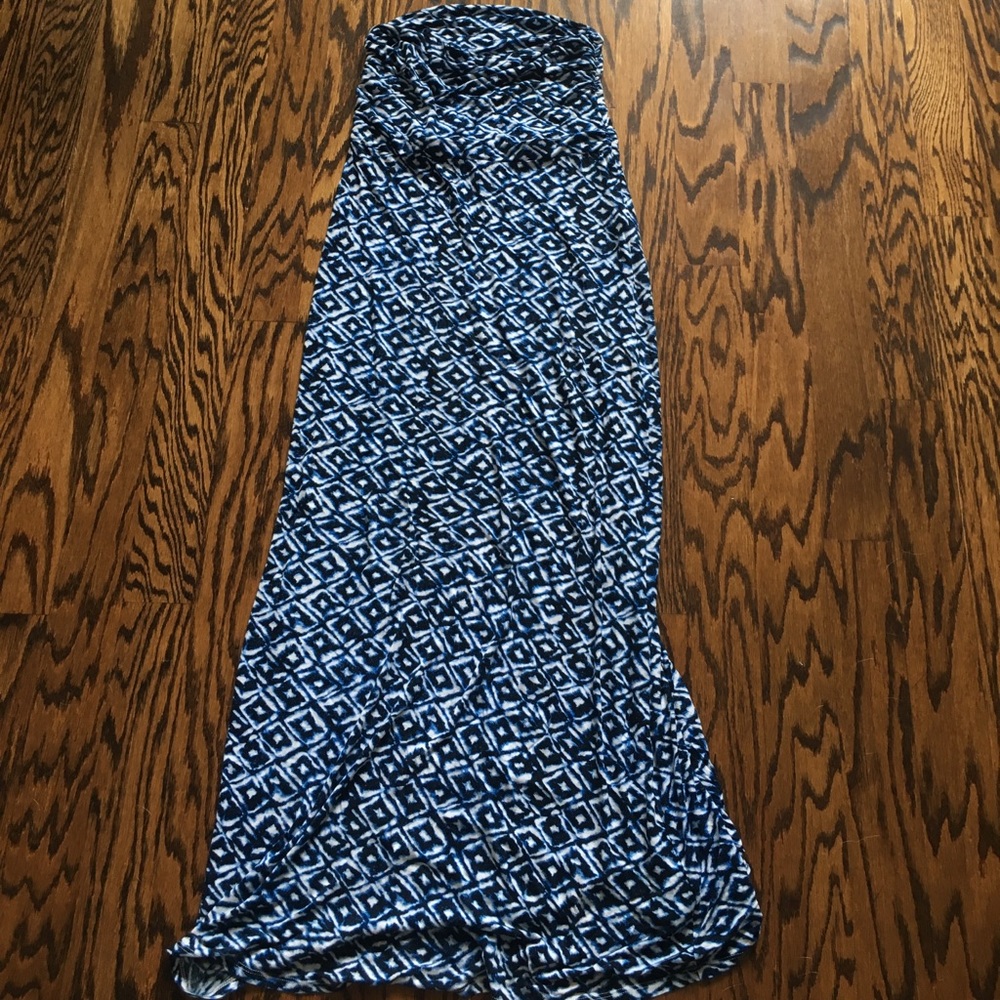 Maxi skirt by Laundry by Shelli Segal
