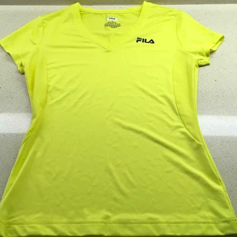 Fila v neck