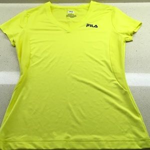 Fila v neck