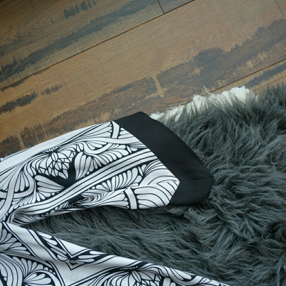 Black and white long sleeve dress!!! - Picture 3 of 3