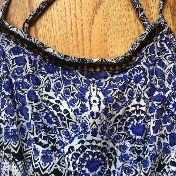 Printed romper. - Picture 2 of 4