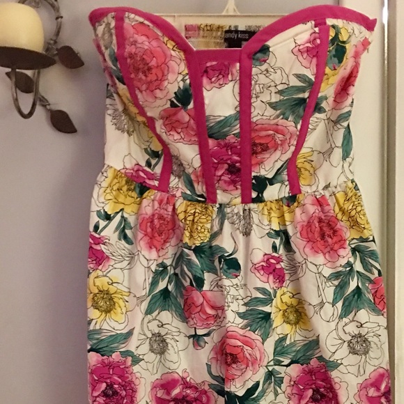 🌺Beautiful floral strapless dress Kohl’s worn once. 🌺 - Picture 2 of 7