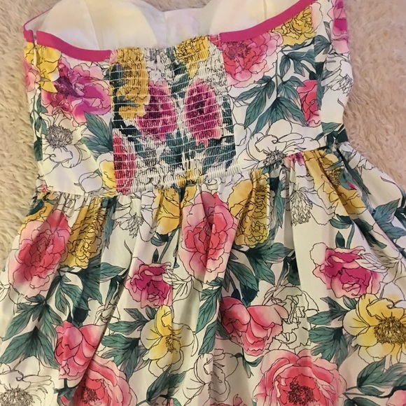 🌺Beautiful floral strapless dress Kohl’s worn once. 🌺 - Picture 4 of 7