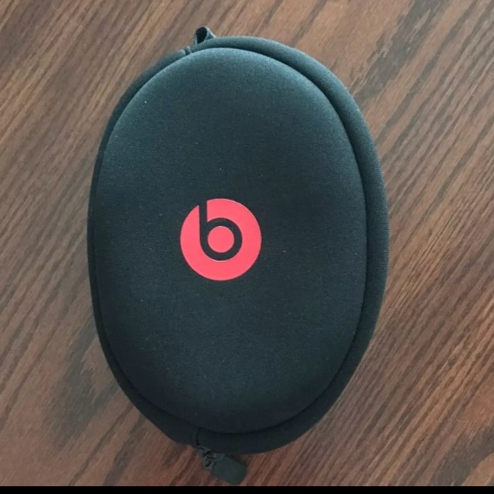 New Dr Dre Beats Bag