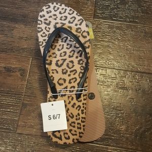 Flip flops cheetah print