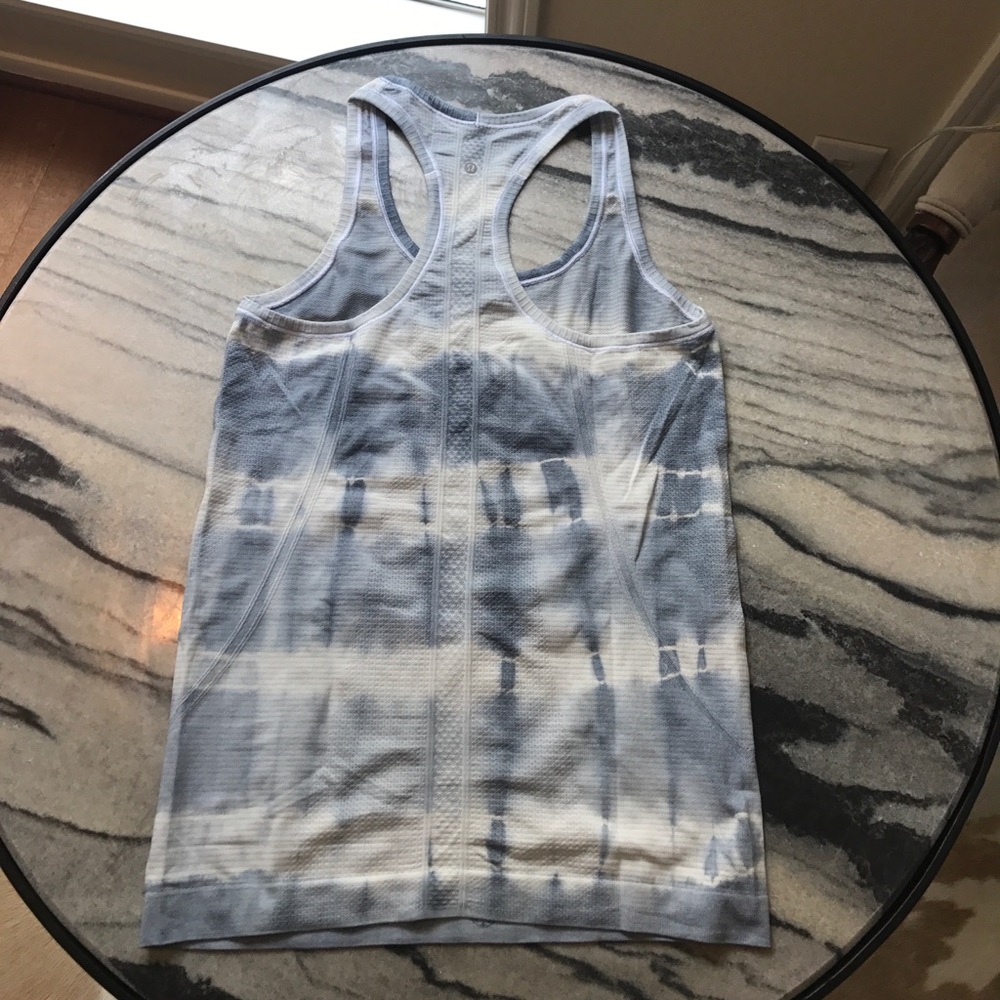 RARE blue tie-dye lululemon swiftly tech racerback