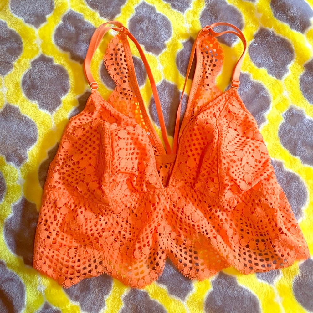NWOT Victoria Secret's Eyelash Bralette sz medium