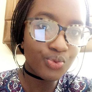 Meet your Posher, Aisha