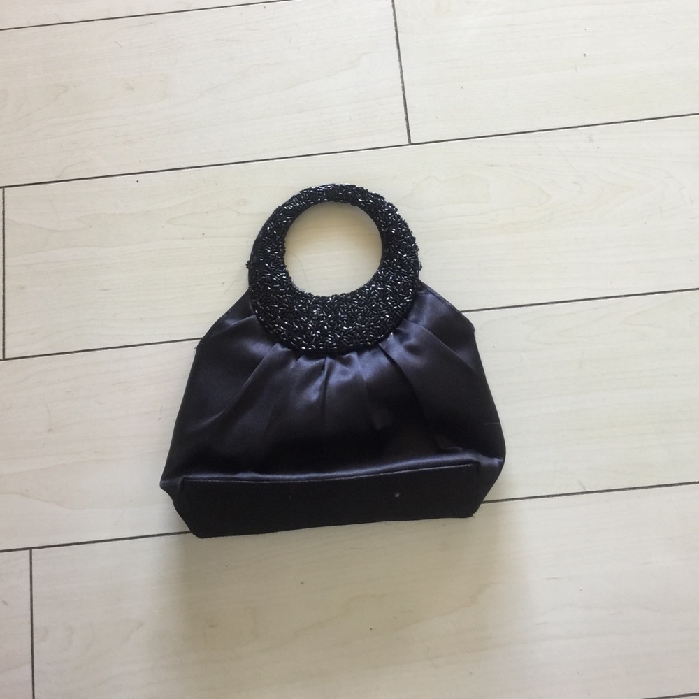 BEADED BLACK PURSE