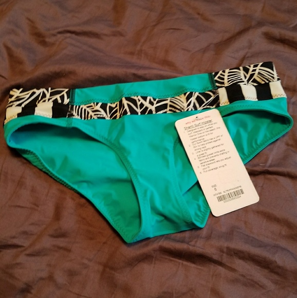 Lululemon Lot - Picture 1 of 4