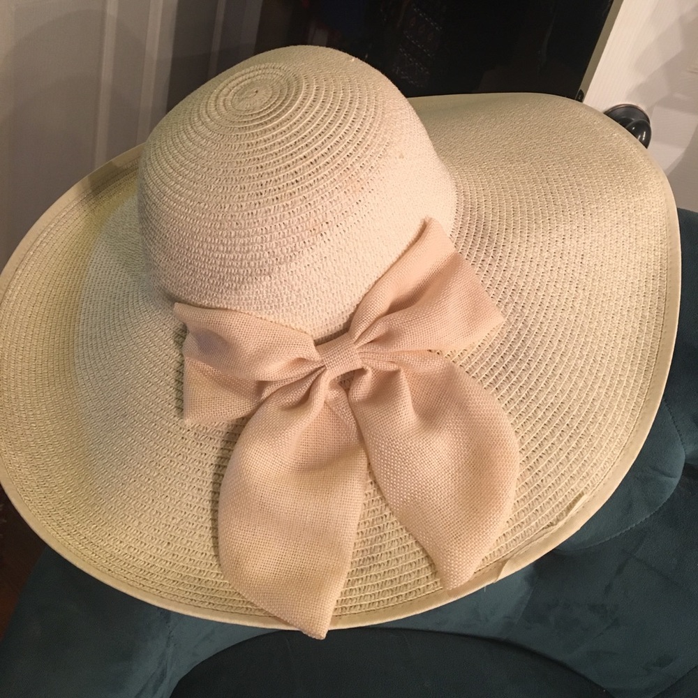 Ivory beachy sun hat