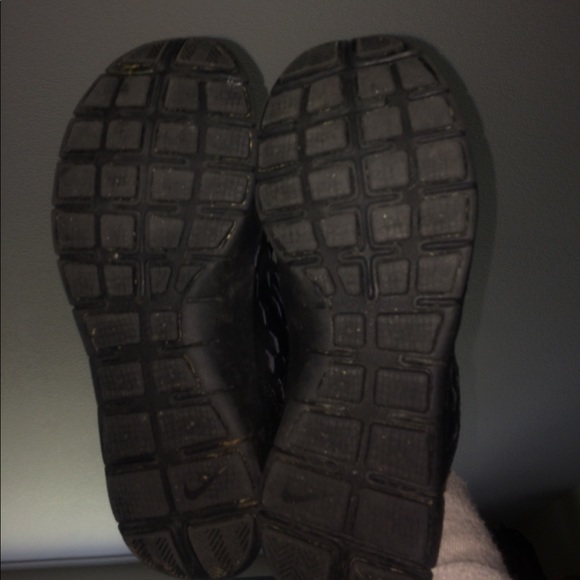 Nike shoes - Picture 3 of 3