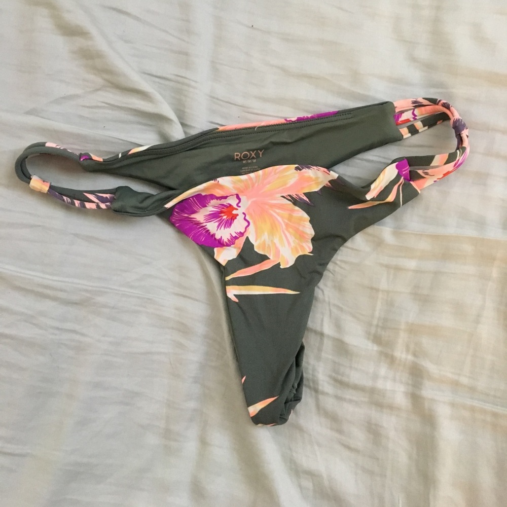 Cheeky roxy bottoms