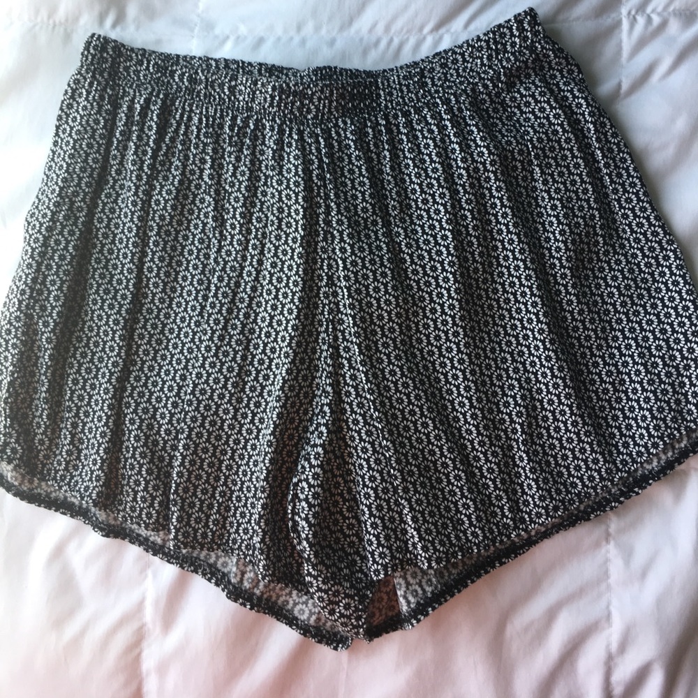 BRANDY MELVILLE Shorts