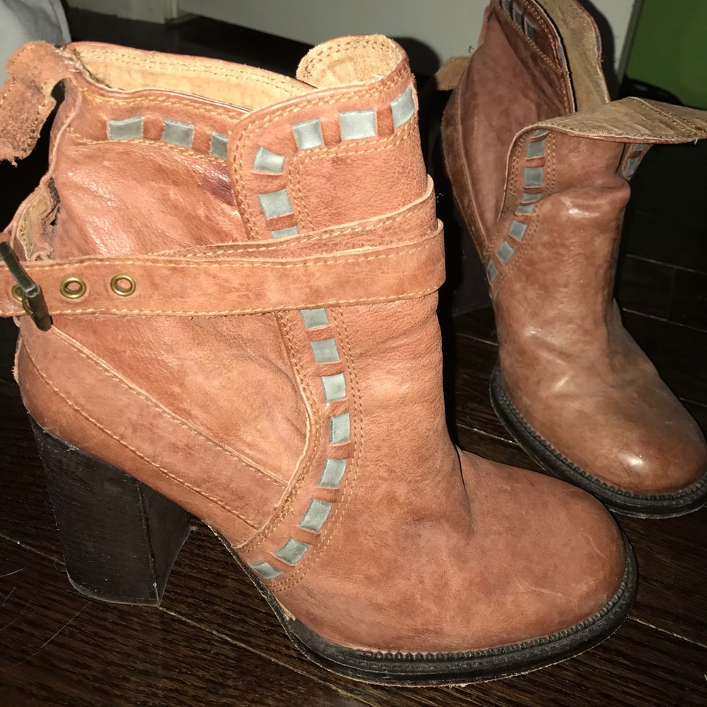 FREE PEOPLE BOOTIES