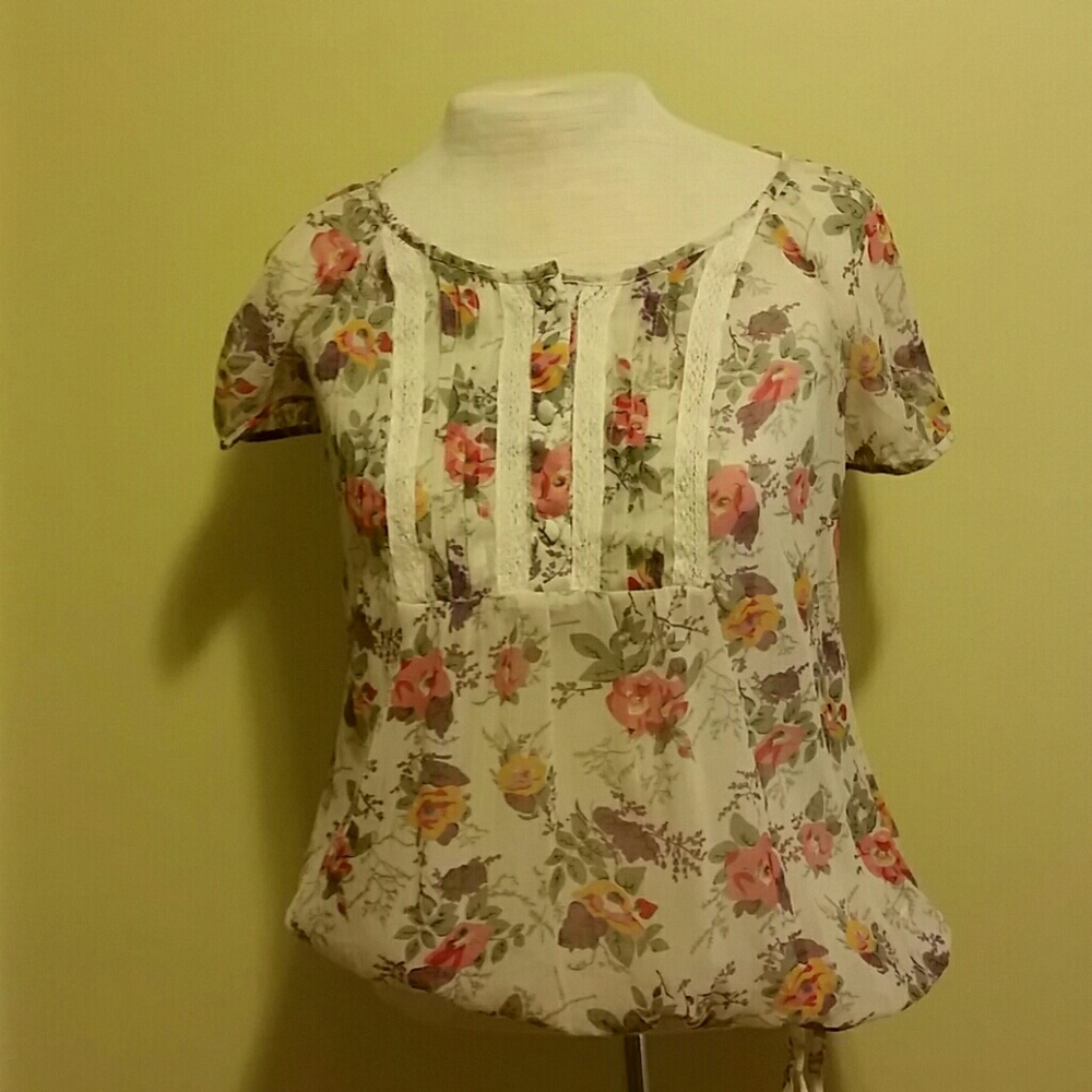 A.N.A. ANA petite S sheer summer flowered blouse
