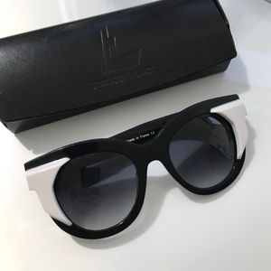 ⚠️SOLD⚠️Thierry Lasry ✨🕶 Sunglasses
