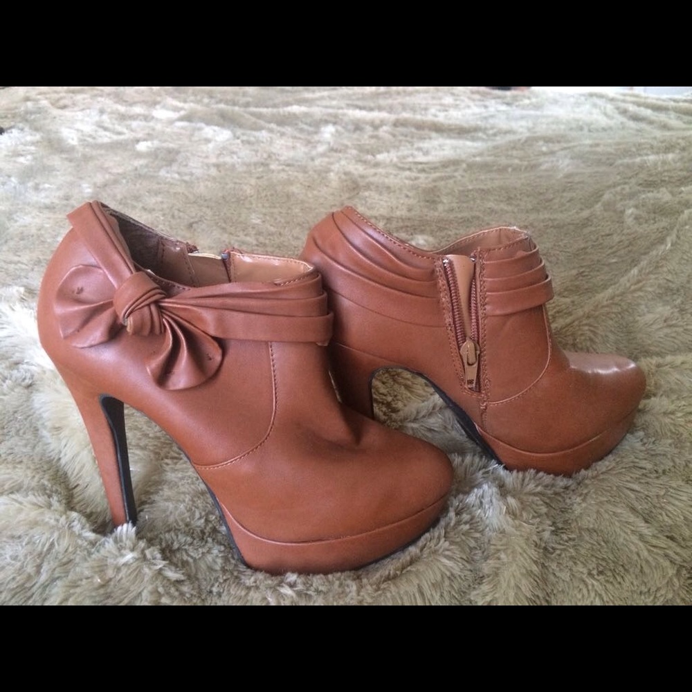 Ankle booties