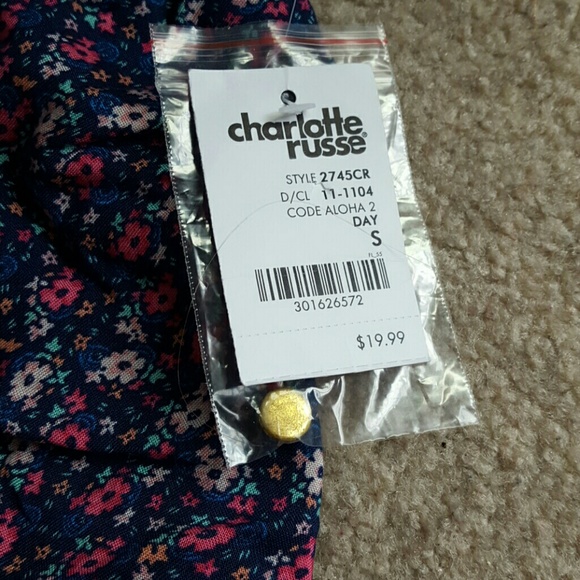 Floral Crop Top - Picture 2 of 3