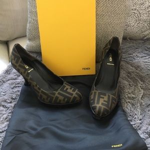 Fendi decollete zuccha heel