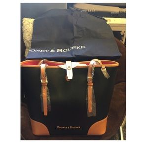 Brand new Authentic Dooney & Bourke Purse