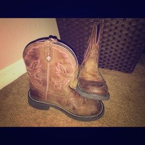 Justin's boots 🎀👢