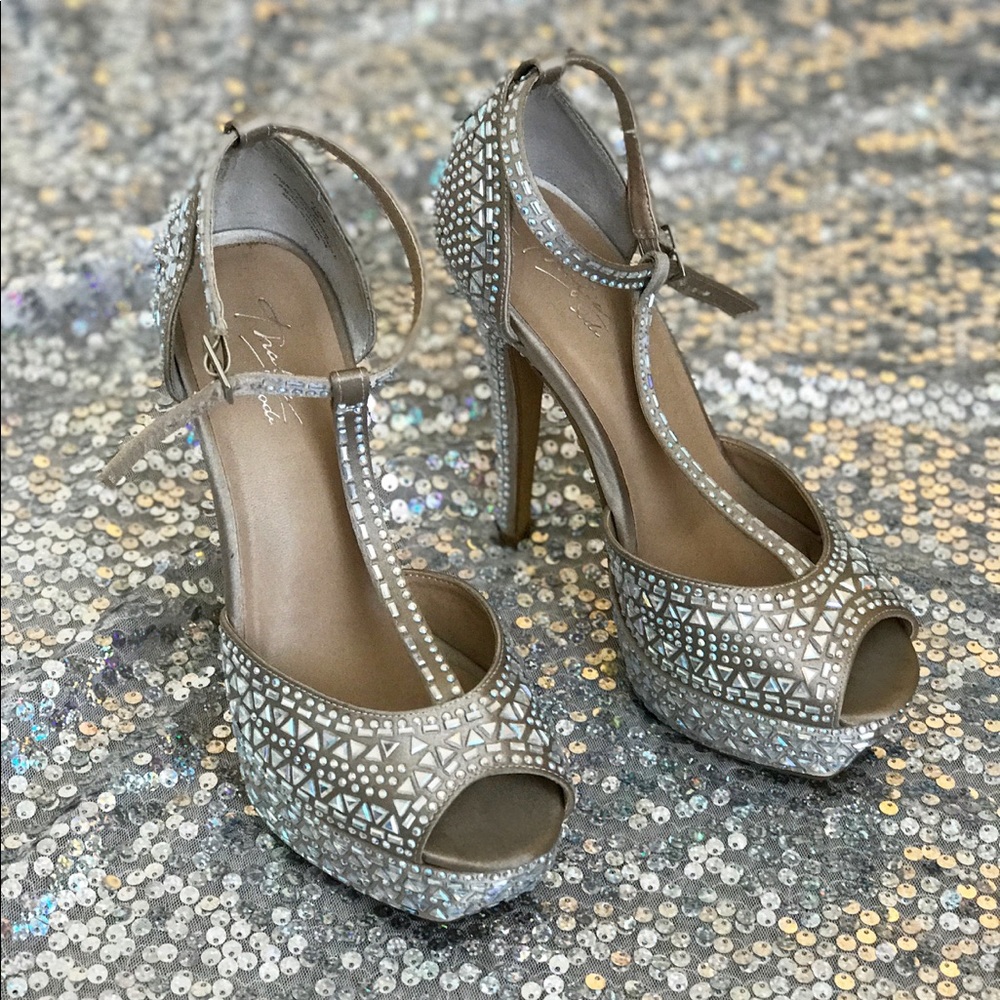 Thalia sodi sparkly shoes worn once